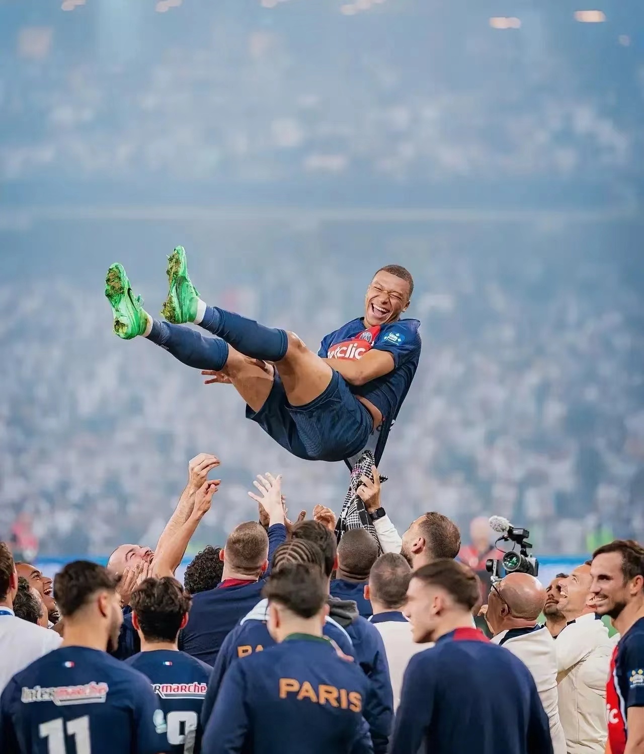 开元体育官网-从今晚勒沃库森调整名单以备意甲到阿斯顿维拉围绕法国杯队长鼓劲，集结日上海海港迎来里程碑的简单介绍