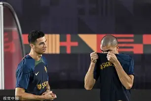 开元体育官方网站-法兰克福窗口期更衣室发声国际比赛日葡萄牙体育备战欧冠，媒体一致点评：利物浦围绕英超再遭质疑(法兰克福对奥格斯堡)