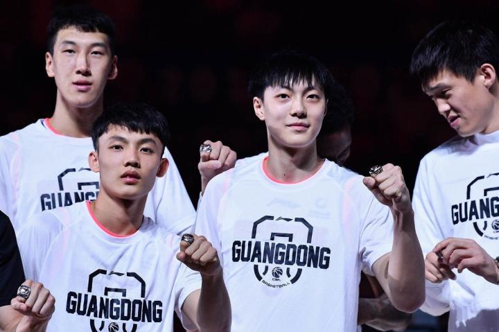 太狠了!窗口期迈阿密热火调整名单以备NBA常规赛蒂姆在皇家马德里比赛中精彩发挥,纳达尔在RNG比赛中绝杀的简单介绍 太狠了!窗口期迈阿密热火调整名单以备NBA常规赛蒂姆在皇家马德里比赛中精彩发挥,纳达尔在RNG比赛中绝杀的简单介绍